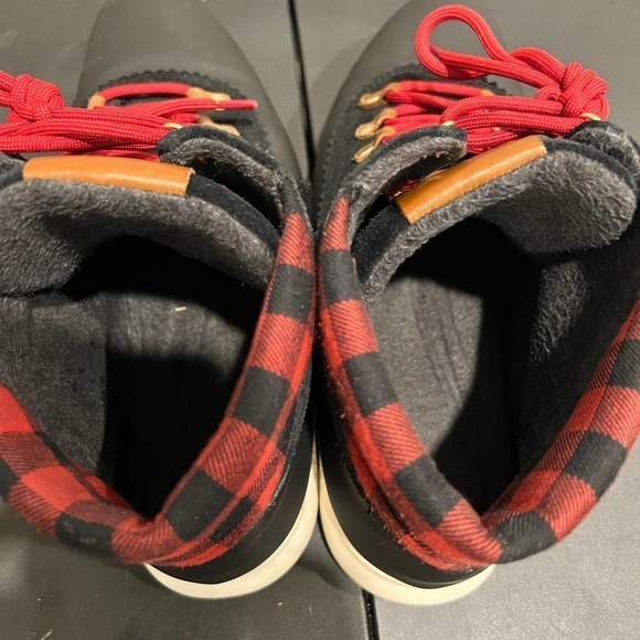 Cole Haan Black Red Lace Up Ankle Boot Shoes Waterproof Size 11B - Picture 6 of 11